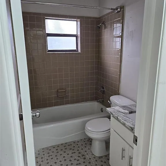 4608 Netherwood Dr — Photo 9
