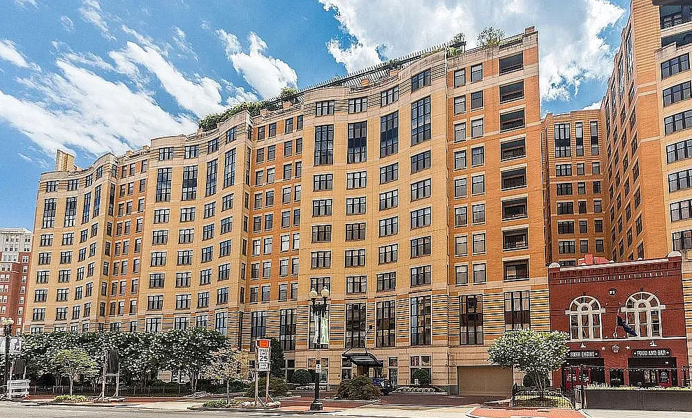 1 bed, 873 sqft, $2,850 — Photo 1