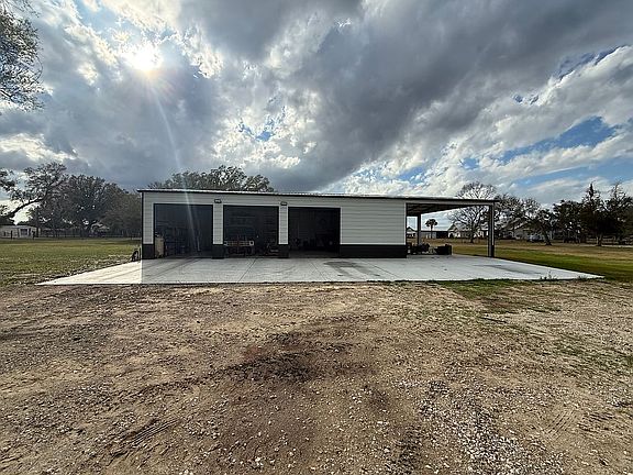 3rd image of 3810 Midway Rd