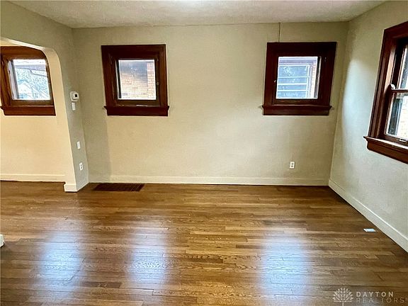 5th image of 701 Bellaire Ave