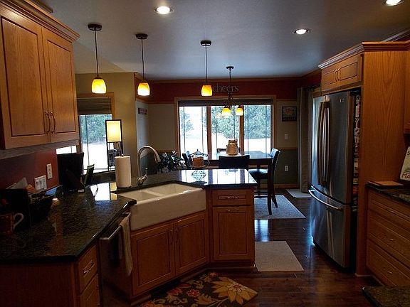 5th image of 320 Mulberry Dr