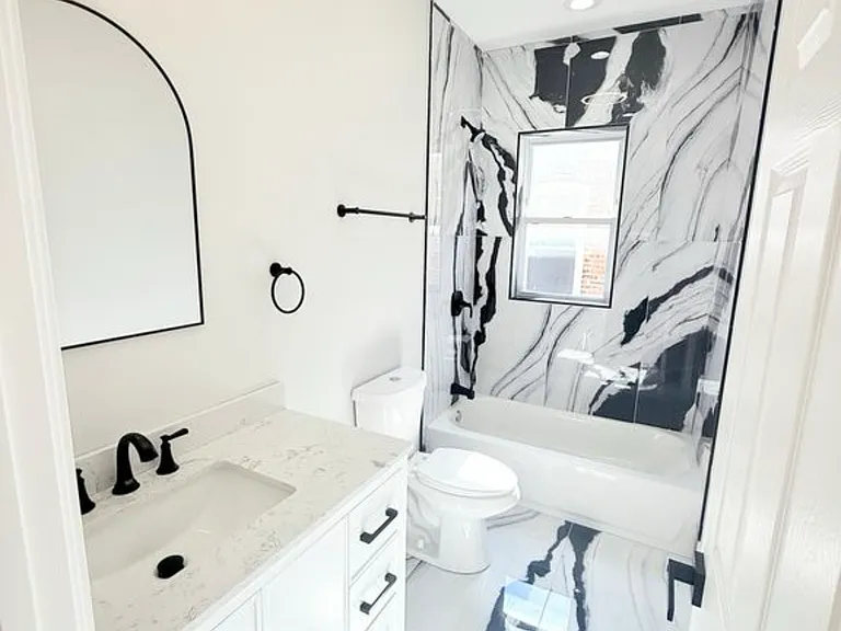 8237 S Sangamon St #2 — Photo 3