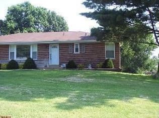 815 Meadow Acres Ln, Saint Louis, MO