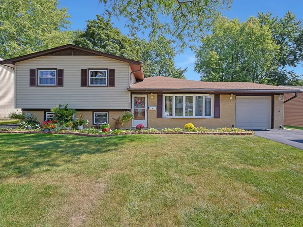 6857 Hawthorne Ln, Hanover Park, IL 60133