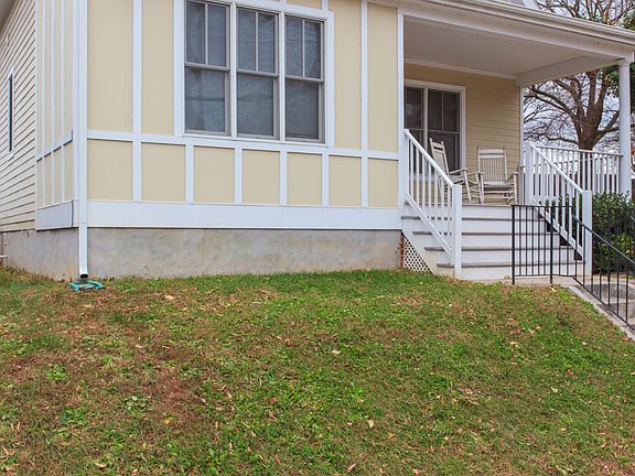 5th image of 119 E 12th St
