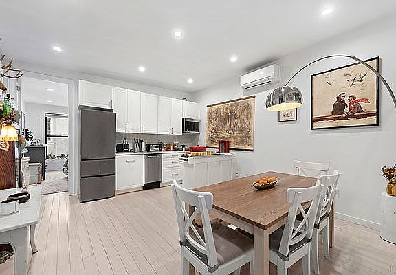 4th image of 486 Carroll St APT 3L