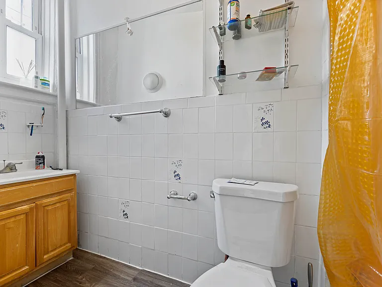 682 Seneca Ave #3L — Photo 12