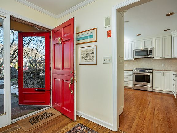 528 West Lyon Farm Drive