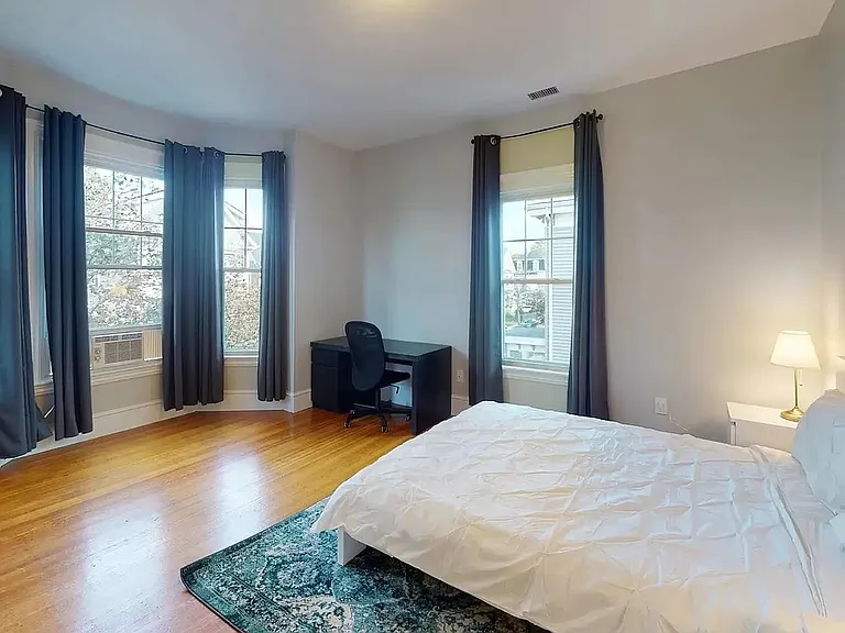12 Victoria St #2 — Photo 8