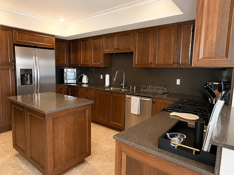 1420 S Bundy Dr #405 — Photo 3