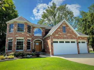 815 W Lynnwood Ave, Arlington Heights, IL 60004