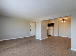 5750 108th St #3B, Chicago Ridge, IL 60415