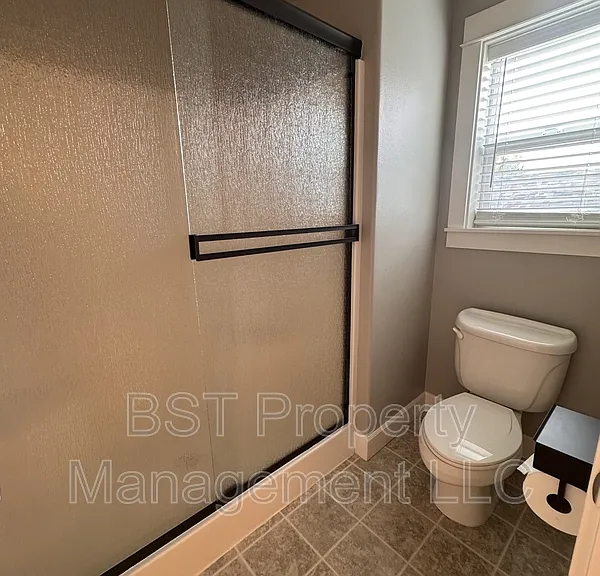 1604 Webb Lake Dr — Photo 17