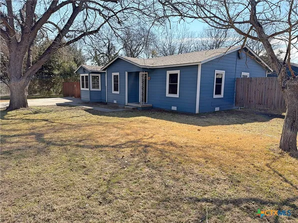 1001 E Main St, Little River Academy, TX 76554