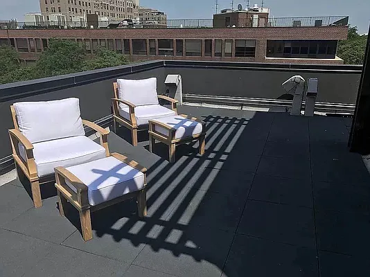 Rented by Tapiro Realty | media 17