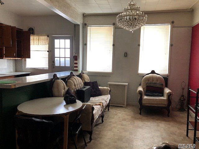 2nd image of 105 Chestnut St