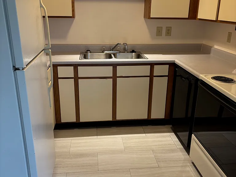 3851 Grand Oak Pl #4 — Photo 30