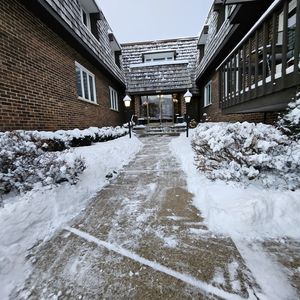 2300 W Talcott Rd APT 1A1, Park Ridge, IL, 60068