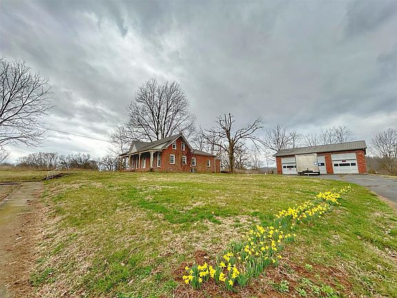 5th image of 210 Edwards Ave