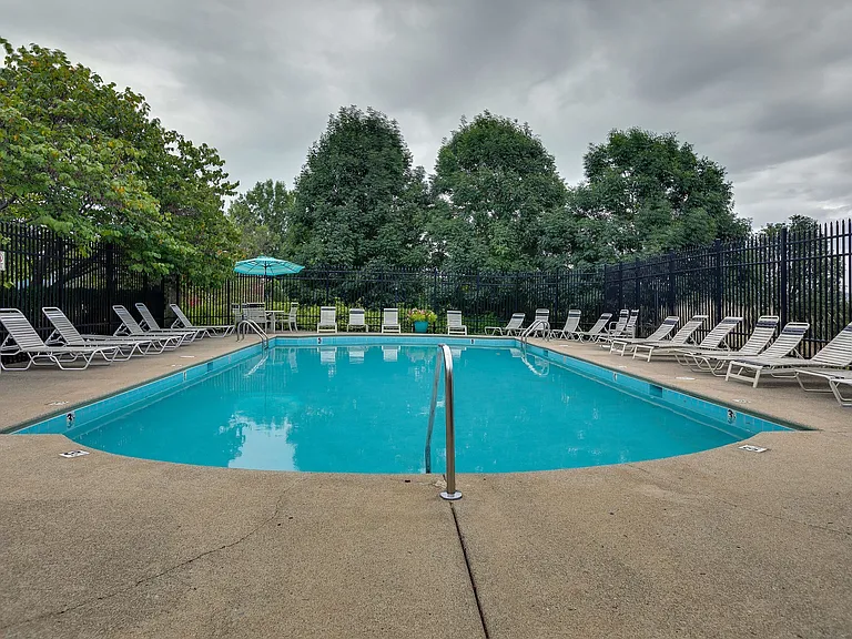 1870 Brentwood Pointe — Photo 11