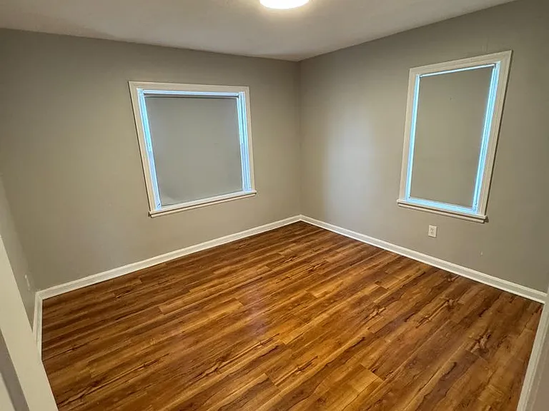 25301 Shoreview Ave — Photo 10