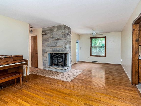 4th image of 2084 Mallard Ln