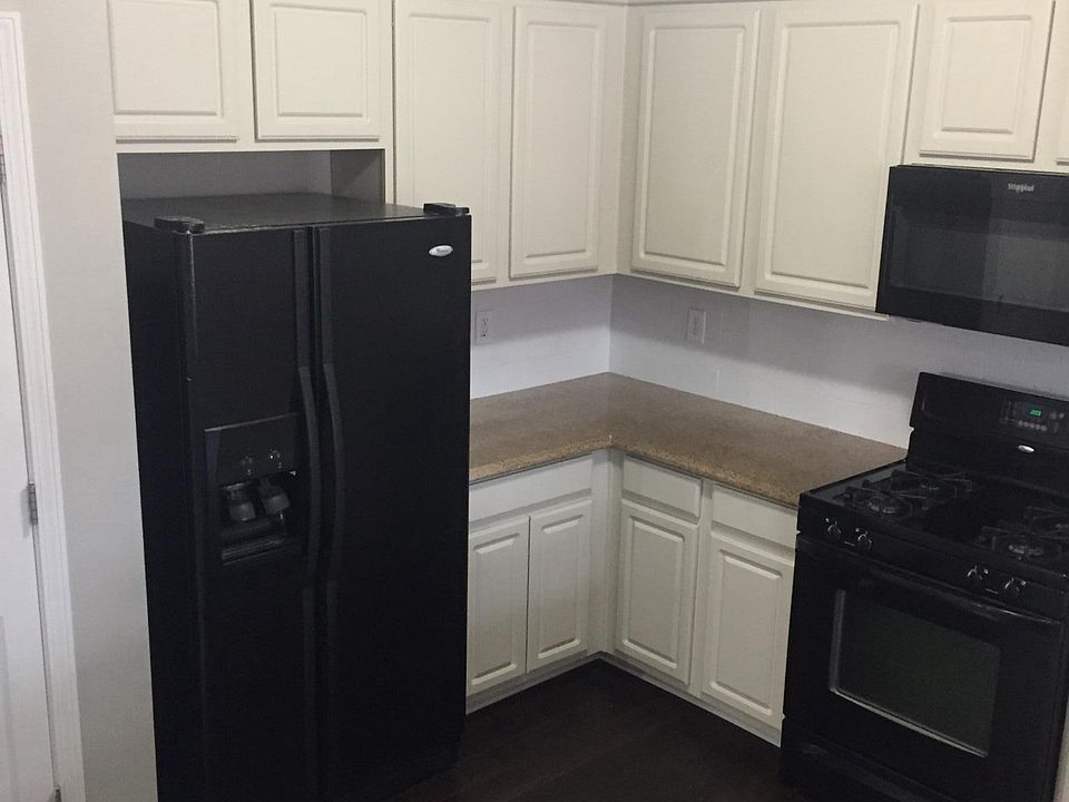 2nd image of 35 Lenox Park Ave