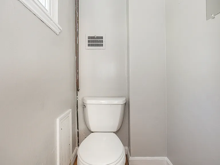 18121 Hiller Ave — Photo 20