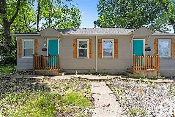 1841 S Harris Ave — Photo 1