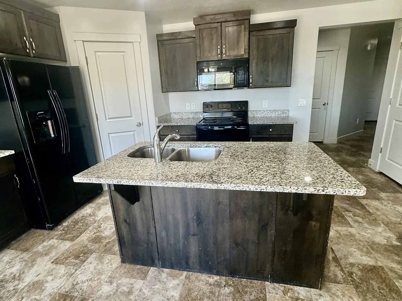 Fossil Hills 3104 - 1 — Photo 1