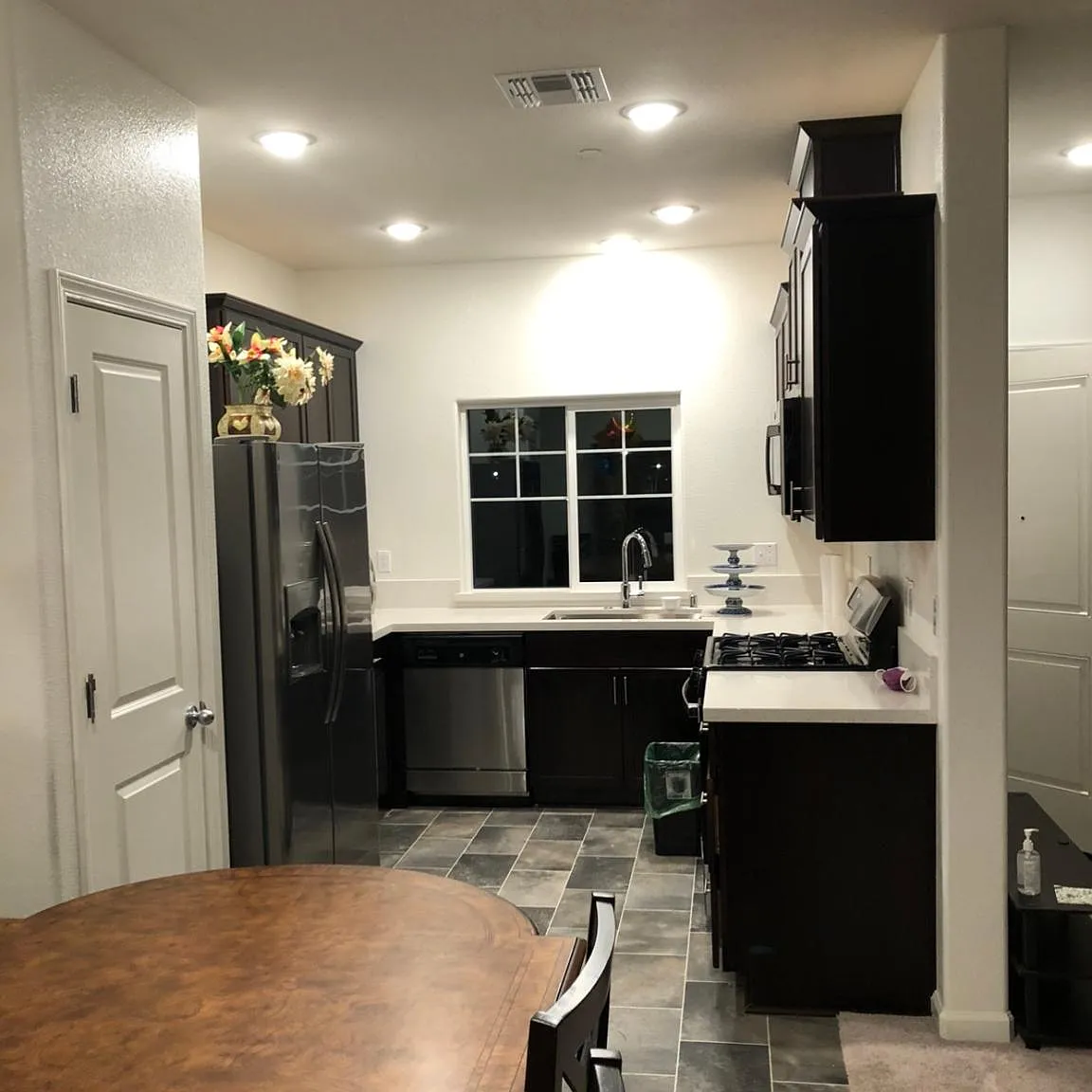 4 bed, 2000 sqft, $1,000 — Photo 3
