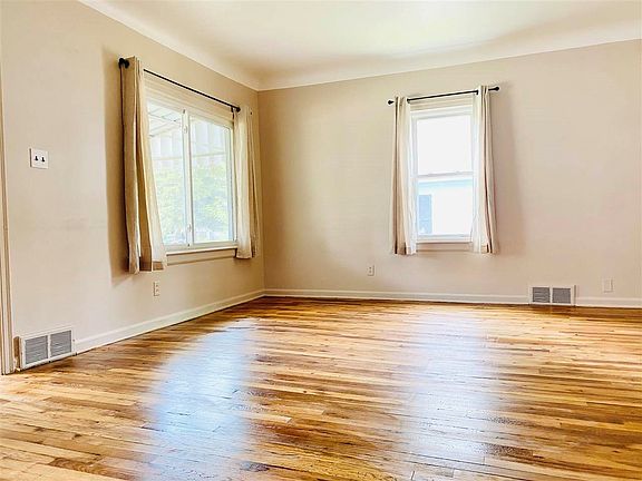 2nd image of 1846 Kendrick St