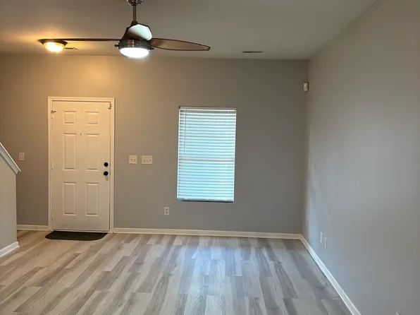 8910 Chalkstone Rd, Charlotte, NC 28216