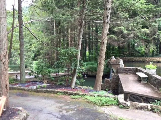 205 Stoney Brook Ln — Photo 2