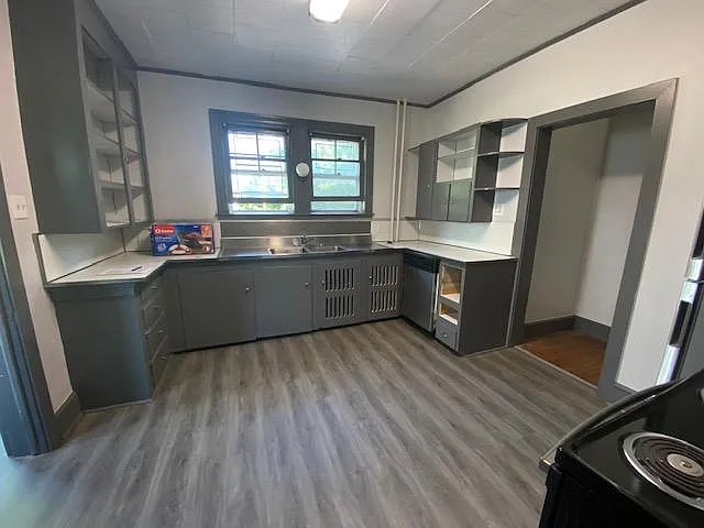 227 E High St — Photo 9