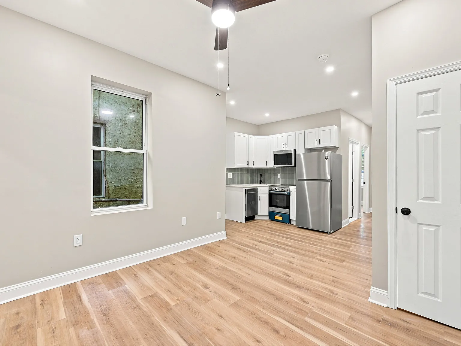 Stunning 2-Bedroom With Yard and Basement Available Now! — Photo 2
