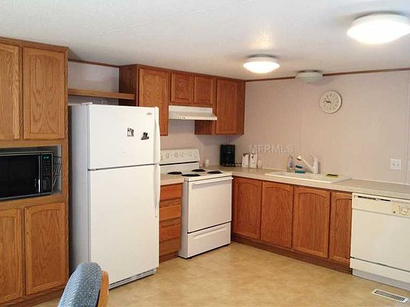 3rd image of 15356 Lime Dr