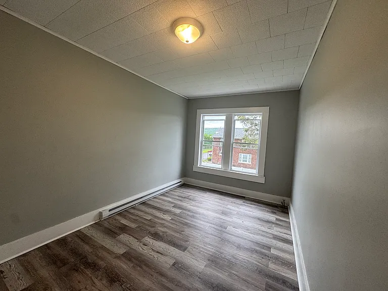 617 Fellows Ave #1 — Photo 4