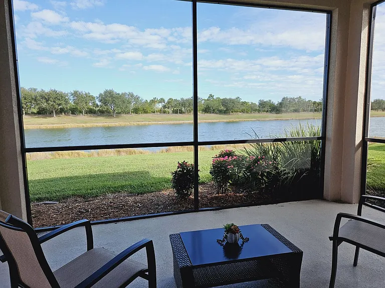 10468 Crooked Creek Dr — Photo 11