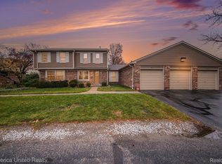 2934 Whittier Ct, Ann Arbor, MI