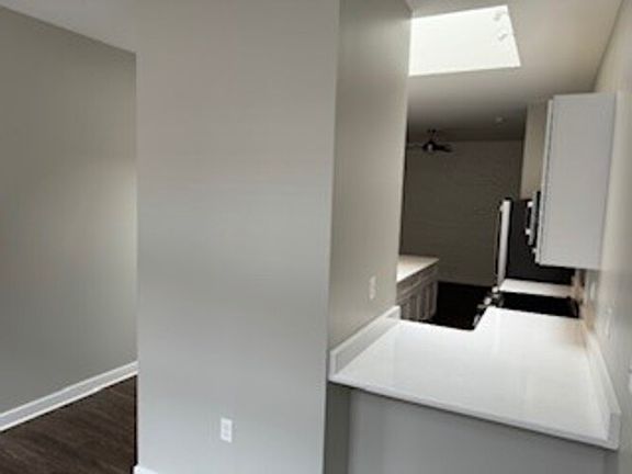 3rd image of 115 W Tazewell St #3C