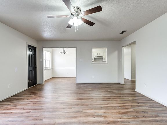 3rd image of 9606 Beaufort Ave