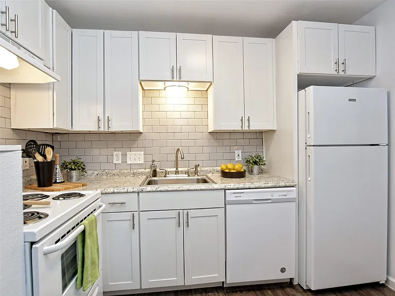 1840 Burton Dr #109 — Photo 8
