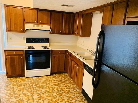 5th image of 1104 Collins Ln APT 3