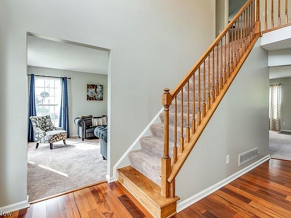 2nd image of 1025 Longwood Dr