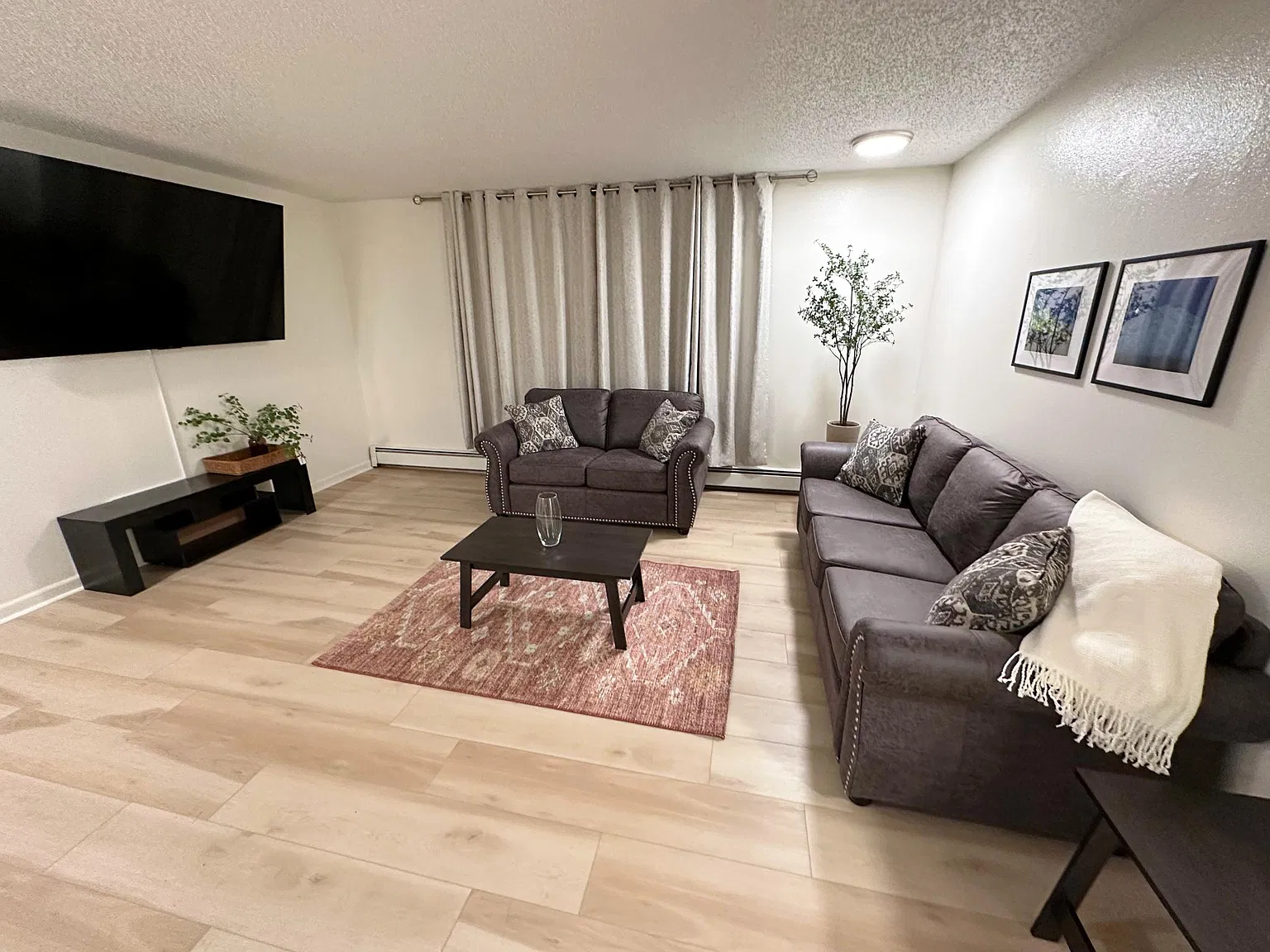 2 bed, 1001 sqft, $2,195 — Photo 1