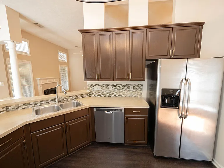 8013 Copperfield Dr — Photo 4