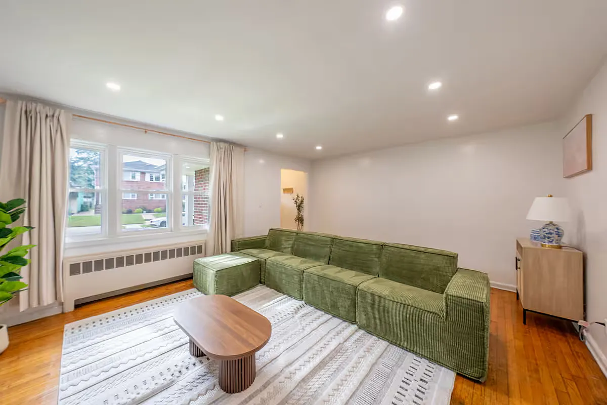 3 bed, 1000 sqft, $3,900 — Photo 3