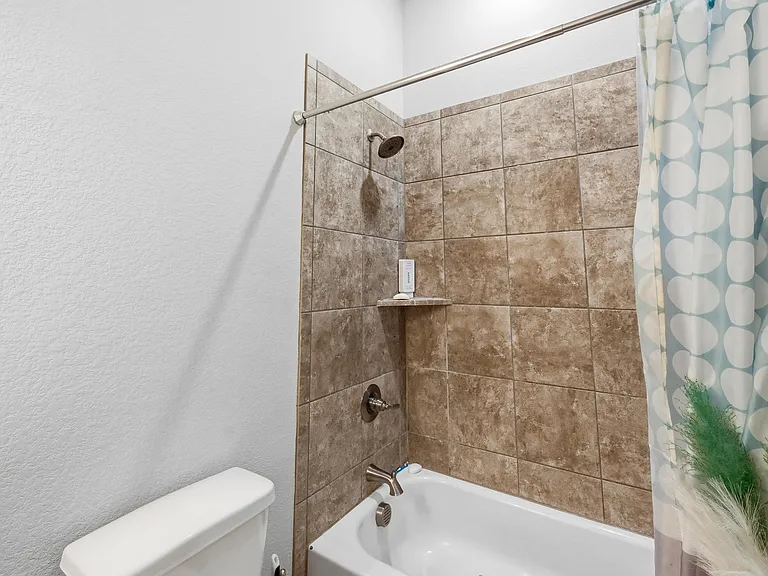 196 Lady Bird Dr — Photo 38
