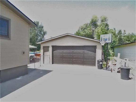 2nd image of 3355 Driftwood Ln